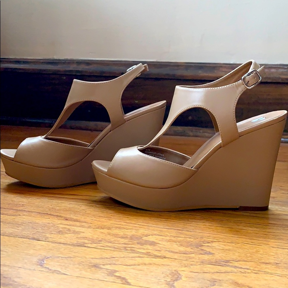 Light Beige T-Strap Platforms - BP
